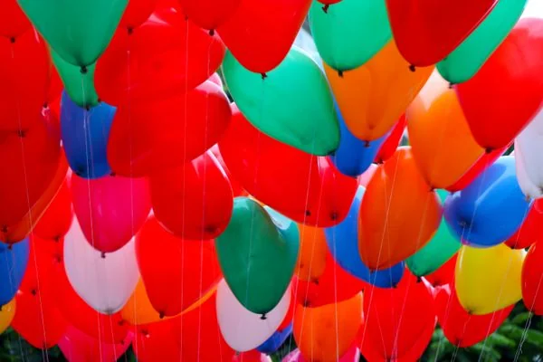 Tienda latina decorada para celebrar la música