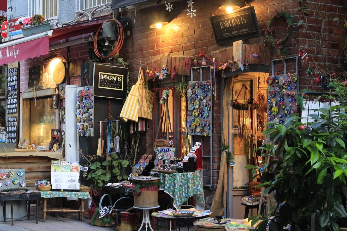 Tienda de regalos con productos en exhibición
